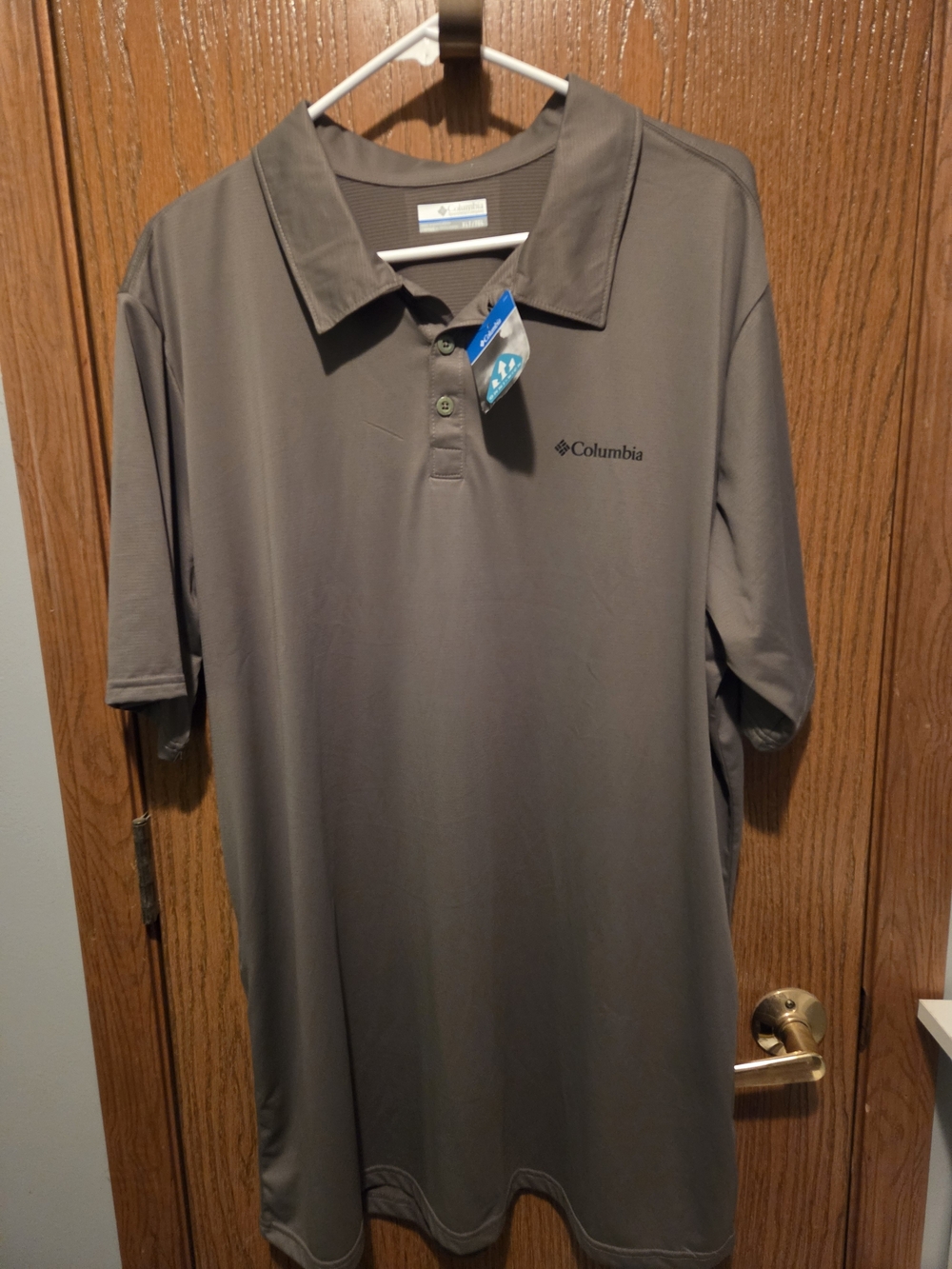 Columbia Men's Short-Sleeve Polo —like olive green